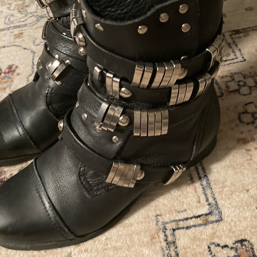 Steven Madden Rocker Boots - Picture 6 of 7
